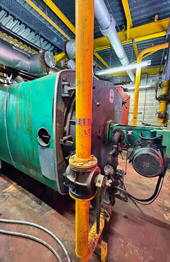 https://plumberfloreat.com.au/uploads/2025/06/commercial-plumbing-118372.jpg