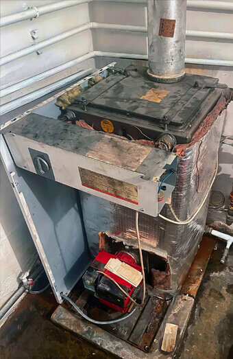 https://plumberfloreat.com.au/uploads/2025/06/emergency-plumbing-619707.jpg