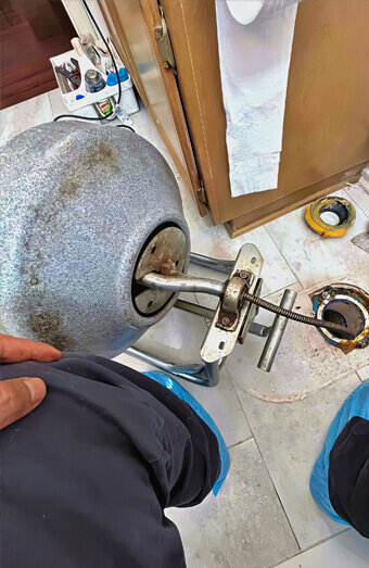 https://plumberfloreat.com.au/uploads/2025/06/emergency-plumbing-877321.jpg
