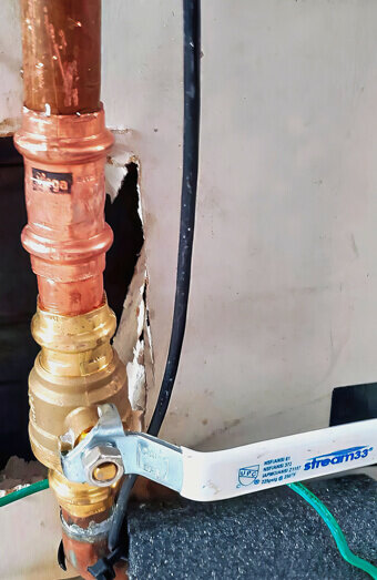 https://plumberfloreat.com.au/uploads/2025/06/gas-plumbing-904682.jpg